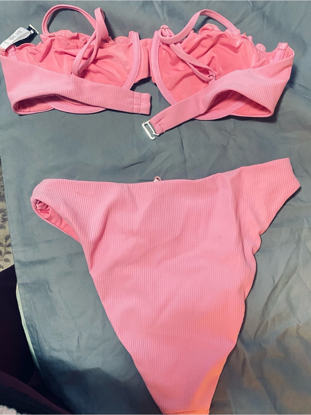 Bikini - Picture 2 of 6